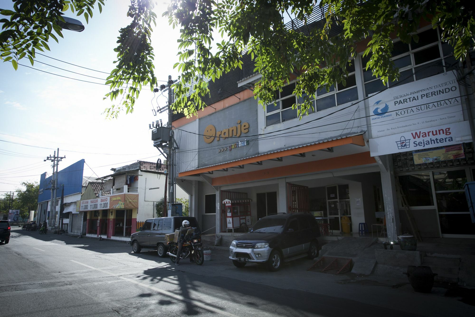 Hotel RedDoorz near Suroboyo Carnival Park Surabaja Zewnętrze zdjęcie